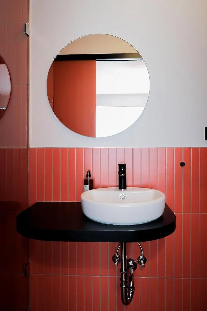 The Dot | 24/7 Checkin Hotel Munich