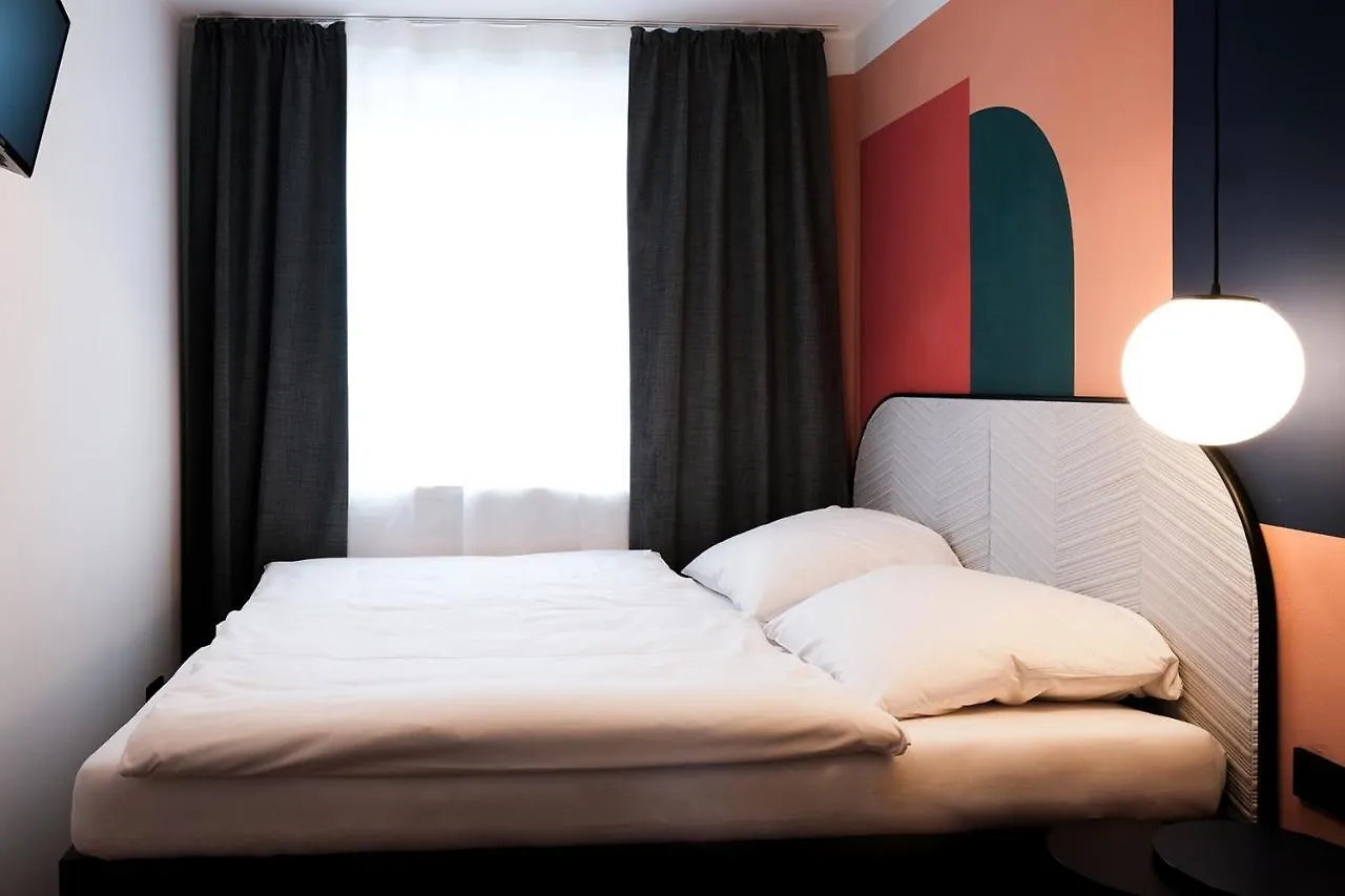 The Dot | 24/7 Checkin Hotel Munich