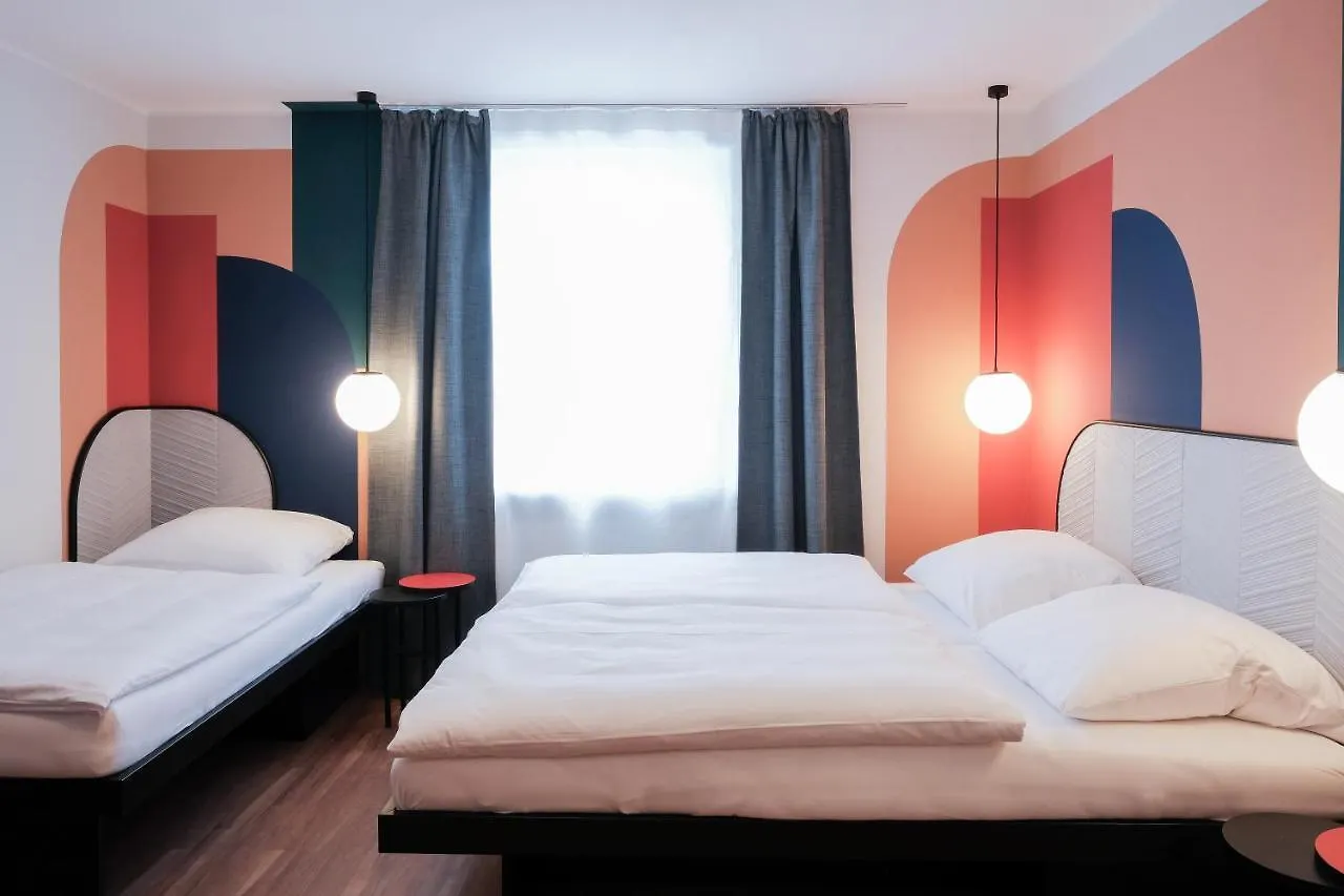 The Dot | 24/7 Checkin Hotel Munich