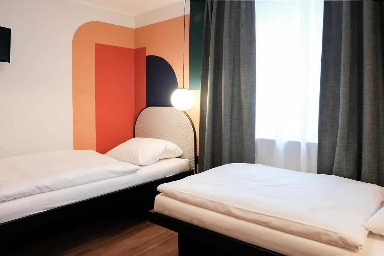 The Dot | 24/7 Checkin Hotel Munich 3*,
