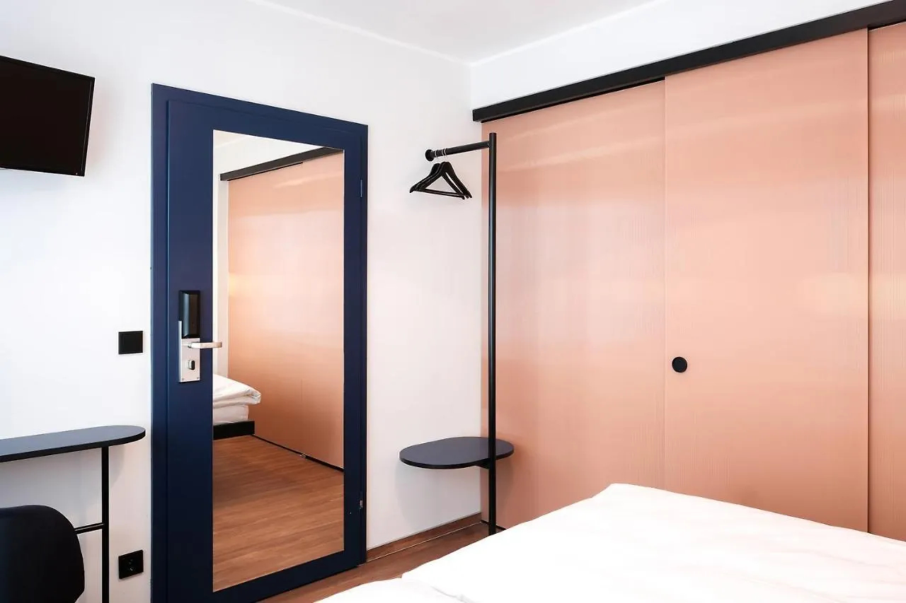 ***  The Dot | 24/7 Checkin Hotel Munich Germany